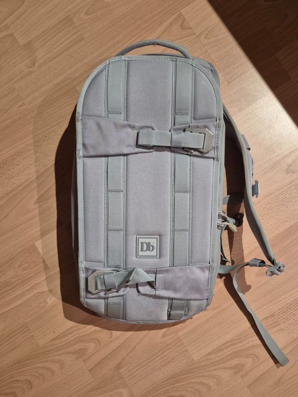 Zaini: Douche Bag the Explorer grey 20L – Usato da Malvaglia venduto da ene_9rtl