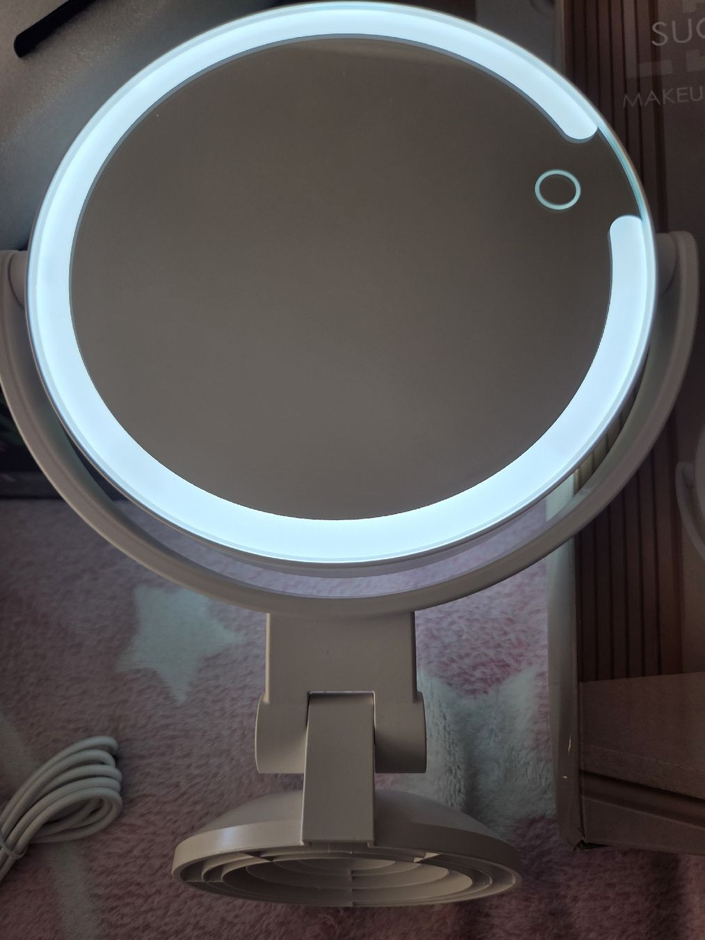 Miroirs: LED Suction Makeup Mirror neu mit Beleuchtung – Neuf avec emballage d'origine à Hitzkirch par kae_2j8c 1