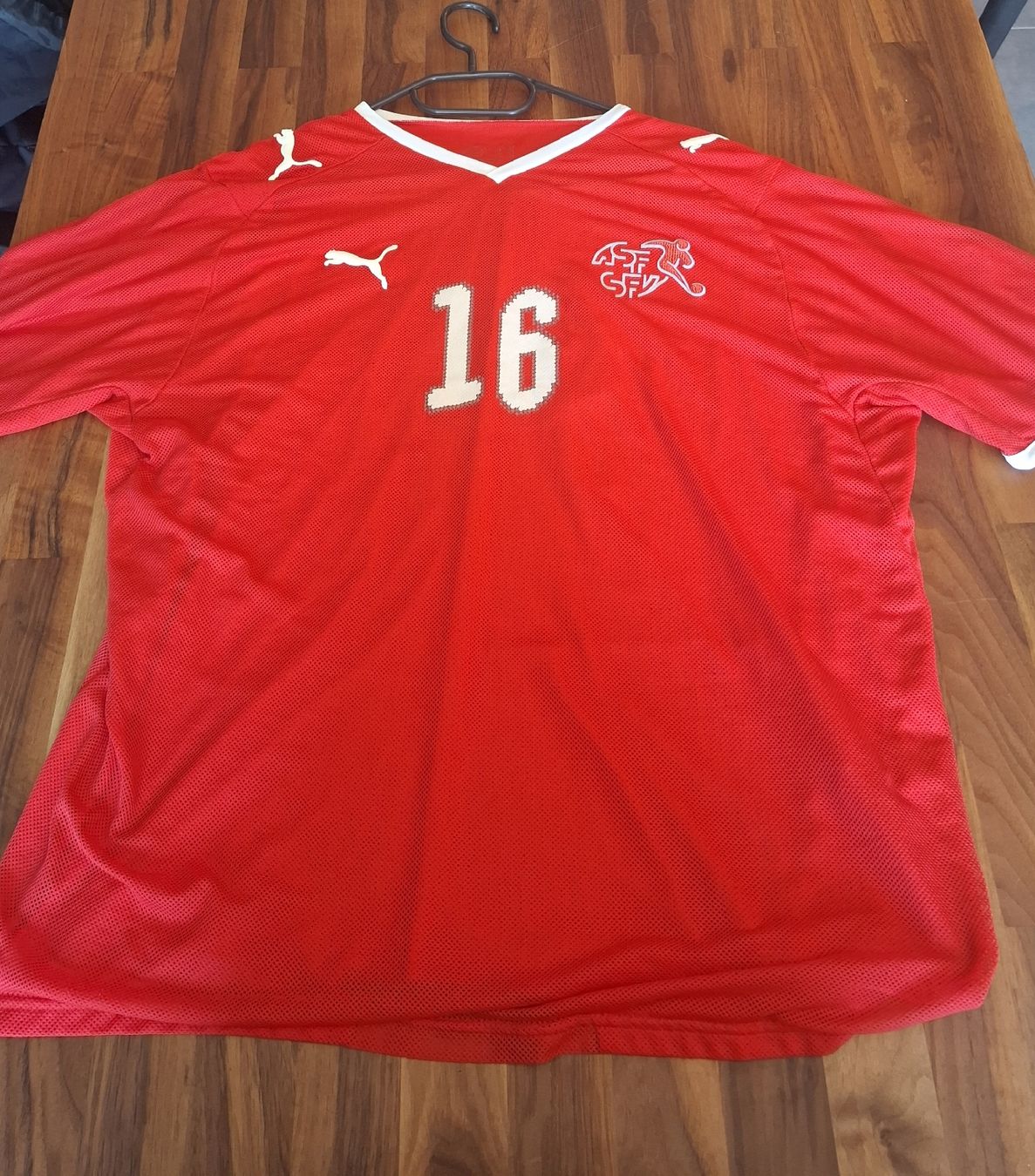 Leibchen & Hosen: Maillot Suisse 2008 "Barnetta 16" – Gebraucht aus Lausanne von SwissFootballShirt 1