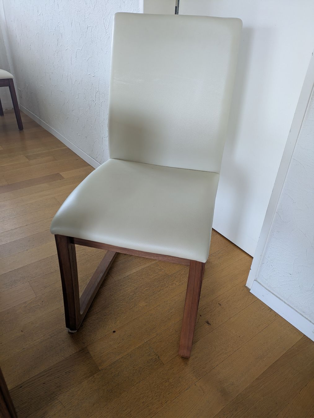 Sedie: Modern Dining Chair - Elegant Design, Excellent Condition – Usato da erlenbach venduto da Chris_enderlin