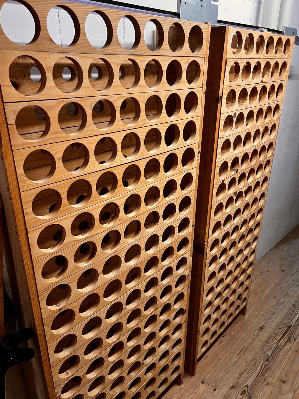 Regale: 2 Weinregale – Gebraucht aus Buchrain von noeggi27