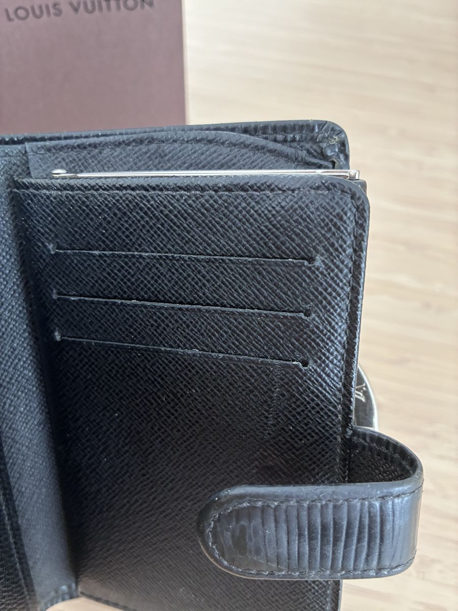 Louis Vuitton Brieftaschen: Louis Vuitton Epi Portemonnaie – Gebraucht aus Männedorf von Julilah 2