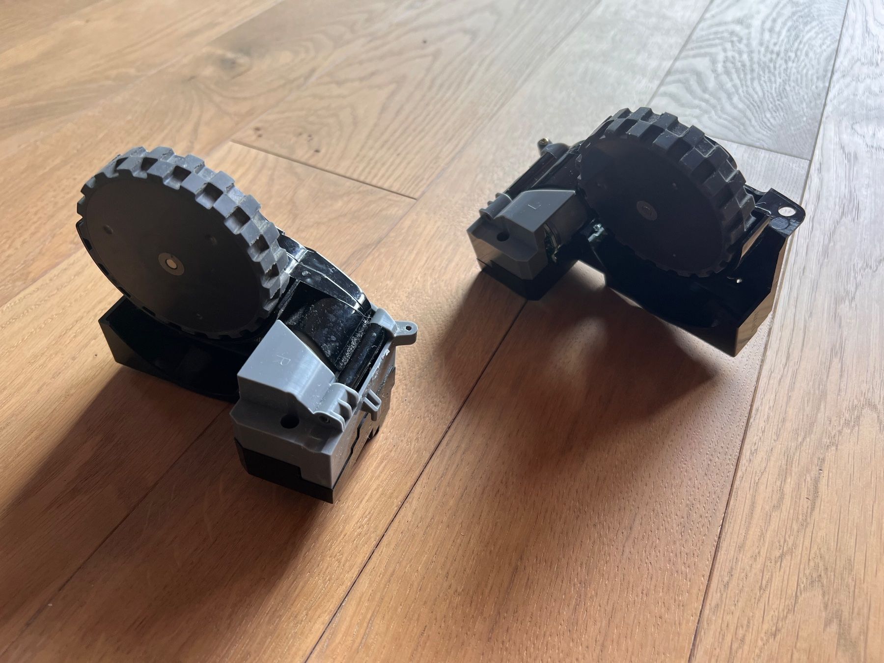 Aspirapolveri & Accessori: iRobot i7 Räder (Original) – Usato da Schlossrued venduto da Eliazar