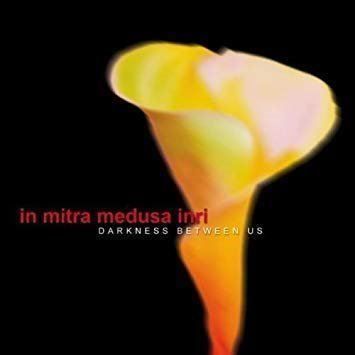 CDs: In Mitra Medusa Inri - Darkness Between – D'occasion à Uzwil par visions77