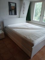 Bett 180 × 200 cm mit Stauraum – sehr guter Zustand