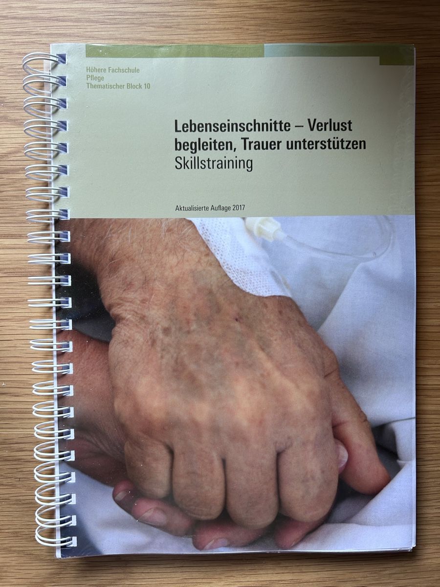 Libri: Höhere Fachschule Pflege Skillstraining Bücher – Nuovo (secondo la descrizione) da Ulisbach venduto da jul_2rpw 9