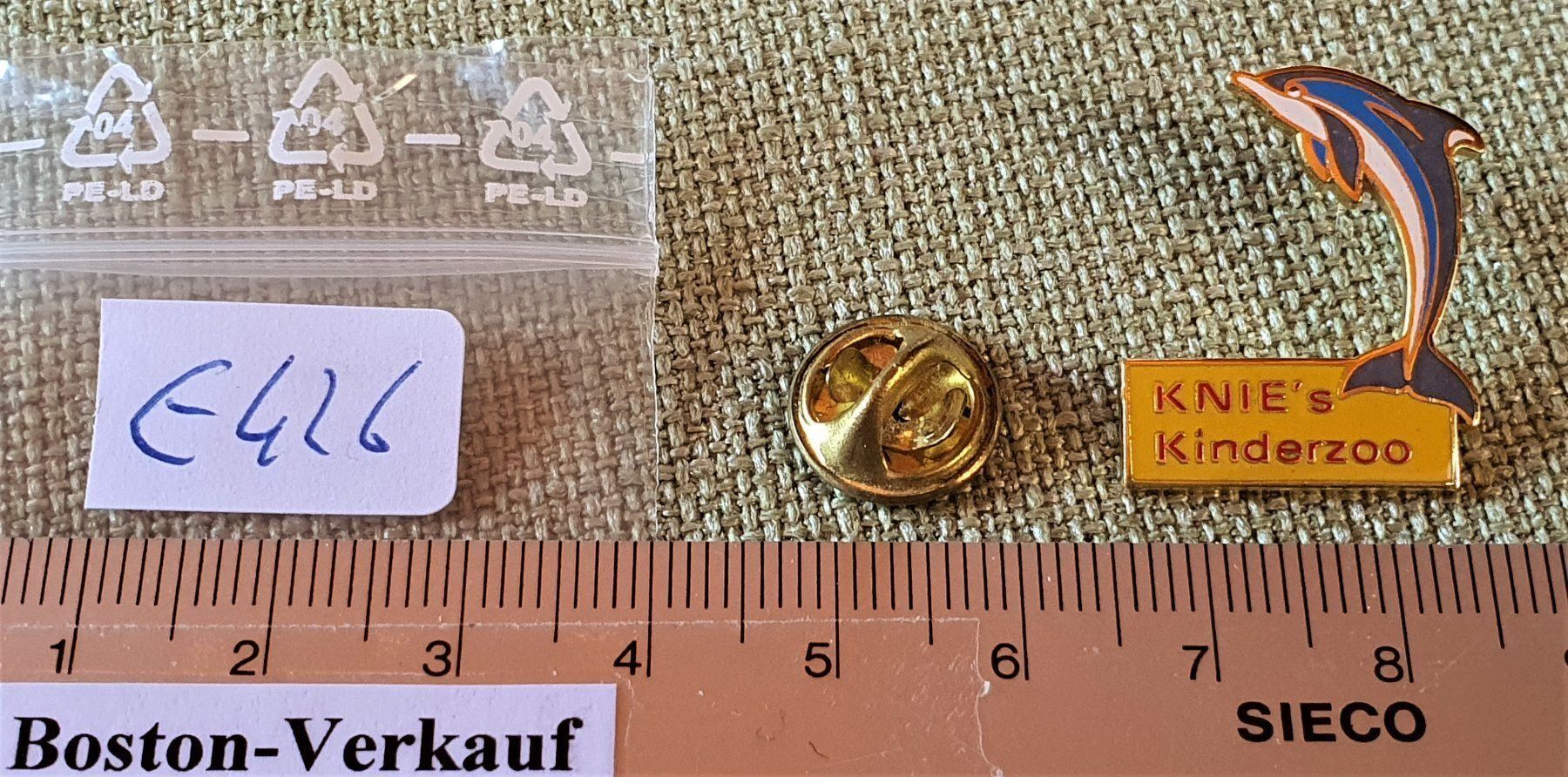 Plaquettes & Badges: E426 - Pin Knie  Kinderzoo Delfin – D'occasion à Reinach BL par Boston-Verkauf 1