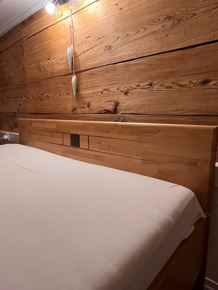 Betten: Doppelbett inlk. Matratze, Lattenrost mit Kopfteil – Gebraucht aus herisau von A.B_Handels 2
