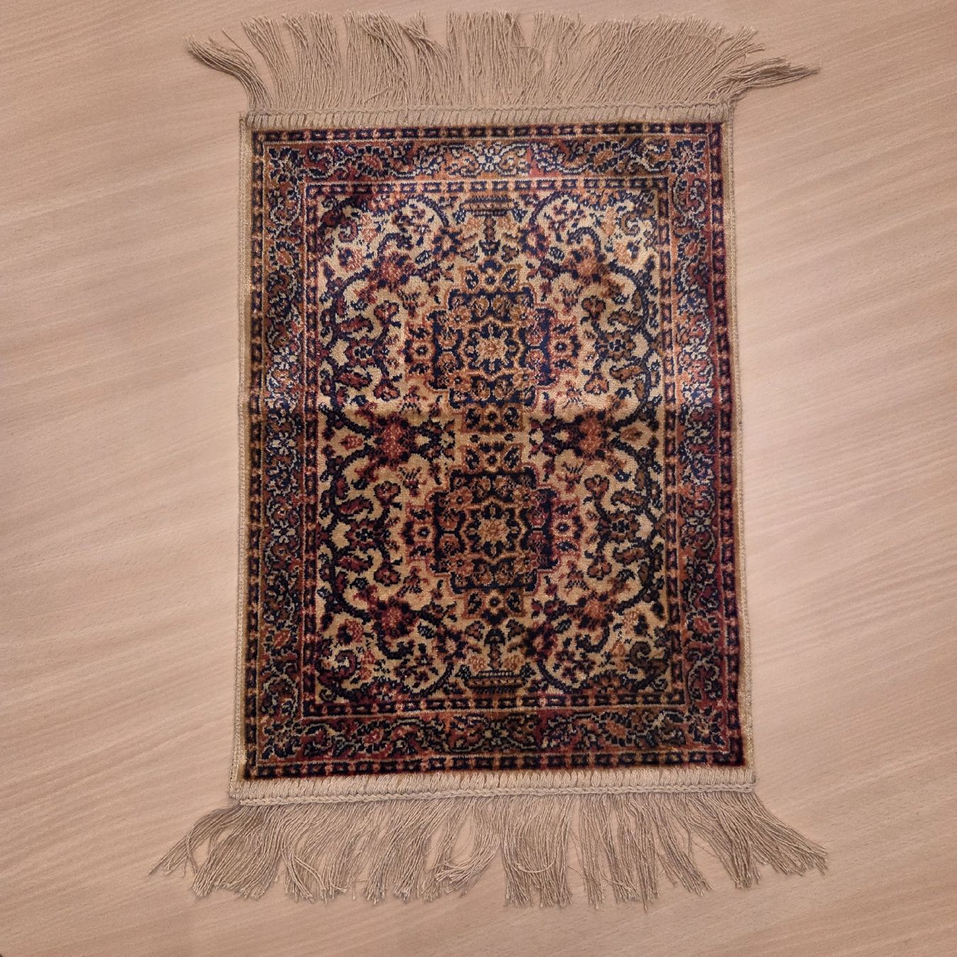 Teppiche: Orientteppich mit Fransen, 47x35cm – Gebraucht aus Kriens von gra_fhn7