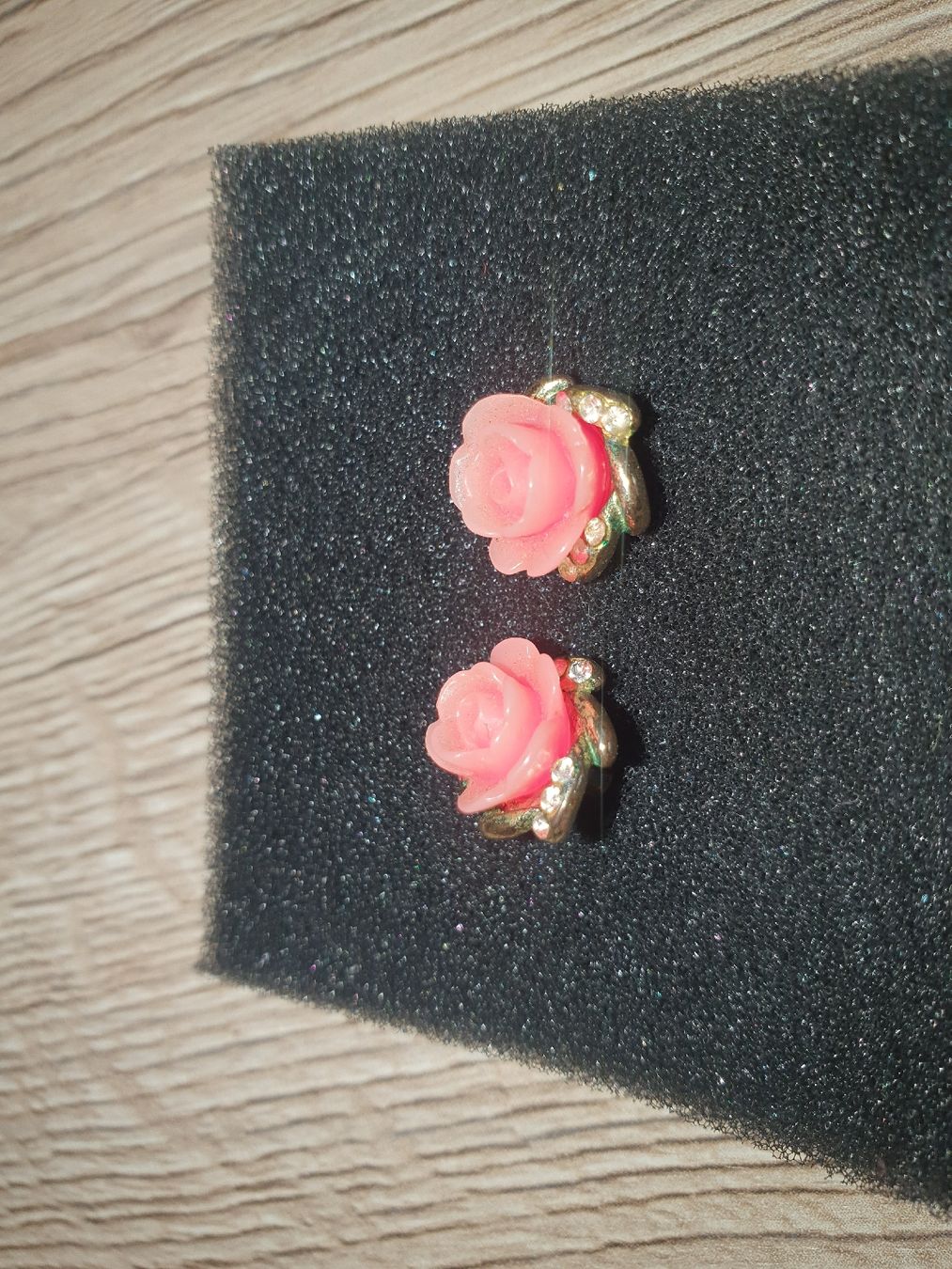 Ohrringe & -stecker: Ohrstecker in Rosenform, Modeschmuck – Gebraucht aus Moosseedorf von Sonnenschein.. 3