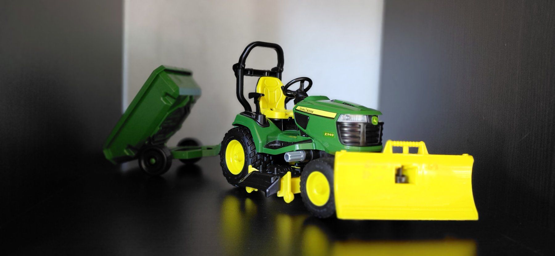 Bruder Giocattoli: Bruder John Deere Rasentraktor – Usato da Linthal venduto da Suzan9 2