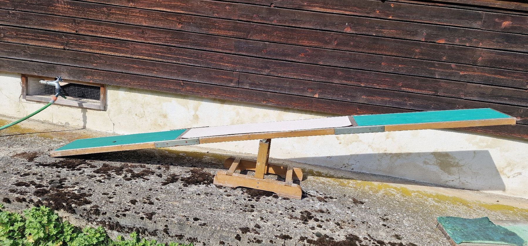 Autre balançoires de jardin: hunde wippe – D'occasion à Fontannen par est_2999
