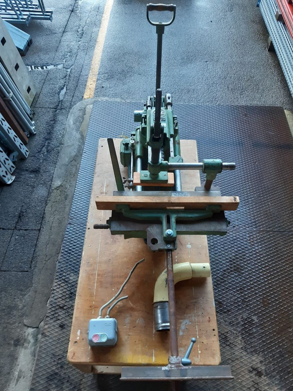 Festo Tutte le macchine: Wandkettenstemmer Festo, 380 V – Usato da Ulisbach venduto da MSH01 4