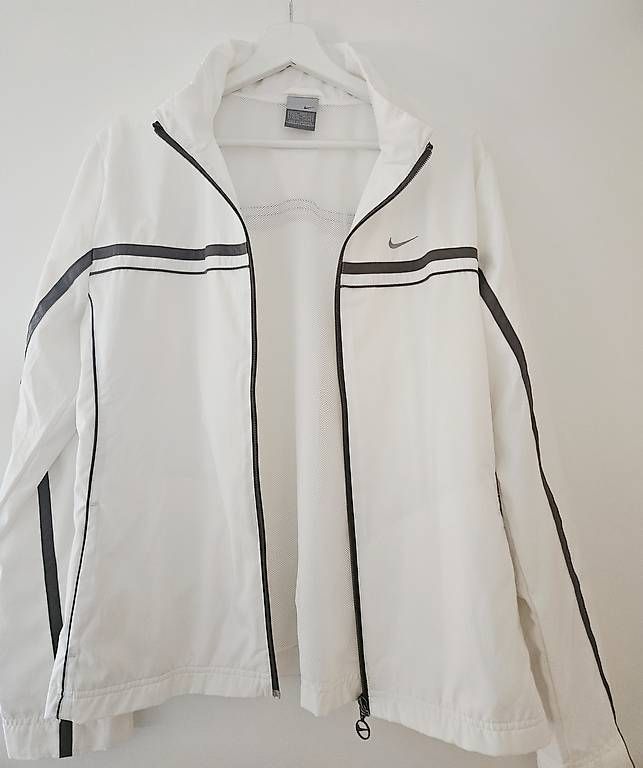 Nike Giacche: Nike Jacke  Retro-Look, Grösse L – Usato da Herrliberg venduto da MoniPoni 1