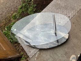 Ovaler Salontisch, Glas und Marmor