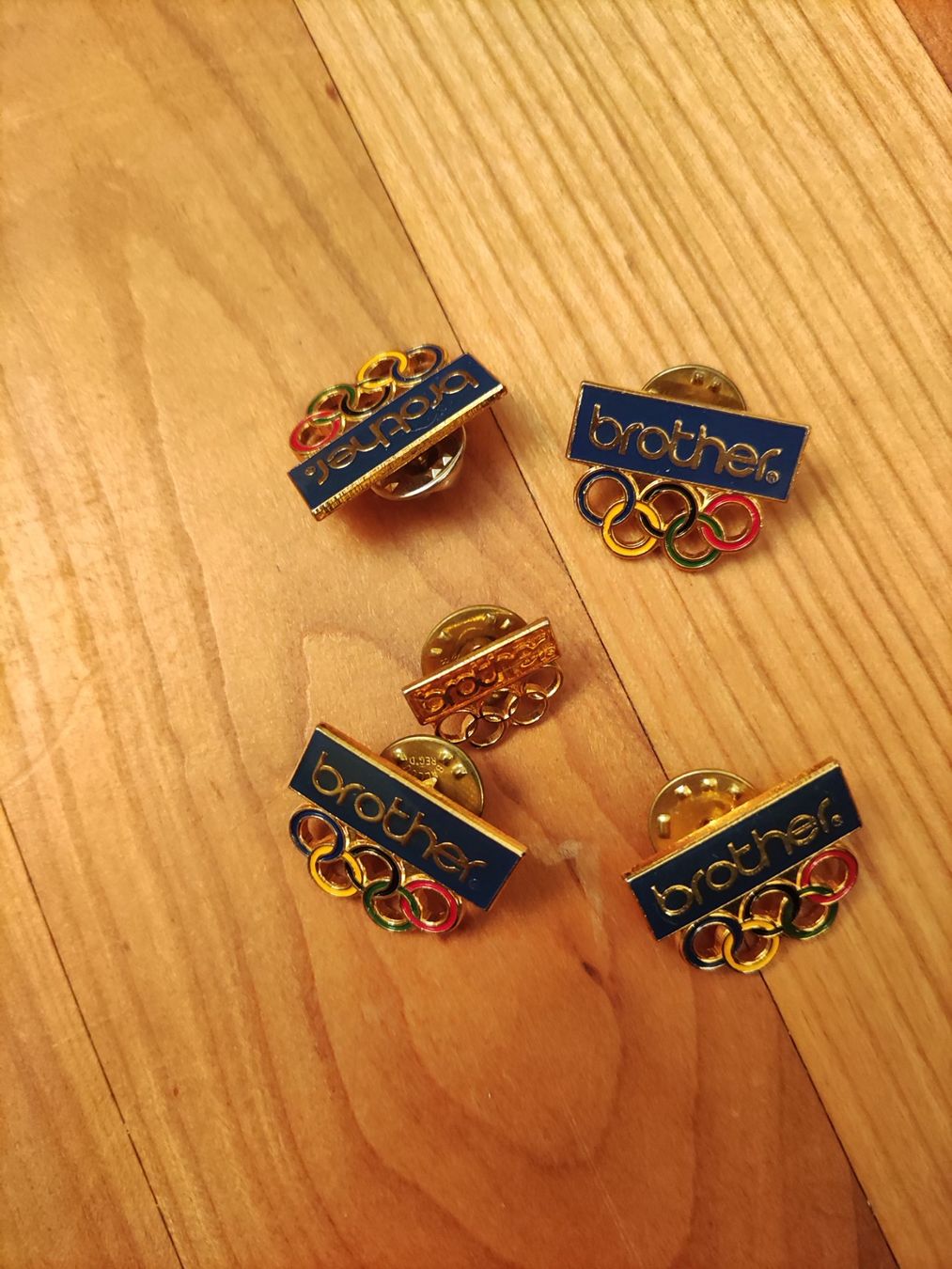 Plaketten & Abzeichen: Set 5 Olympia Anstecker "Brother" Pin – Gebraucht aus Solothurn von Csw1
