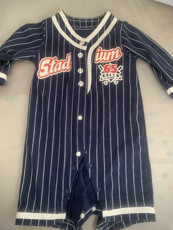 Baby Baseball Spieler Einteiler, Grösse 68, Top Zustand!