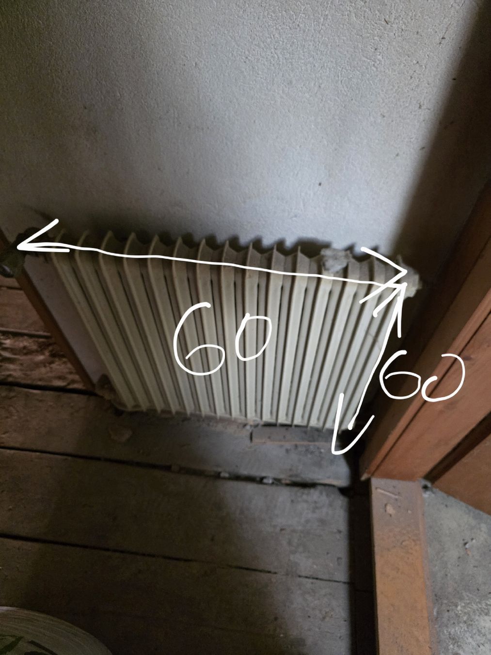 Heizgeräte: Old radiator white 60x60cm used condition – Gebraucht aus Zweisimmen von jun_9mrz 1