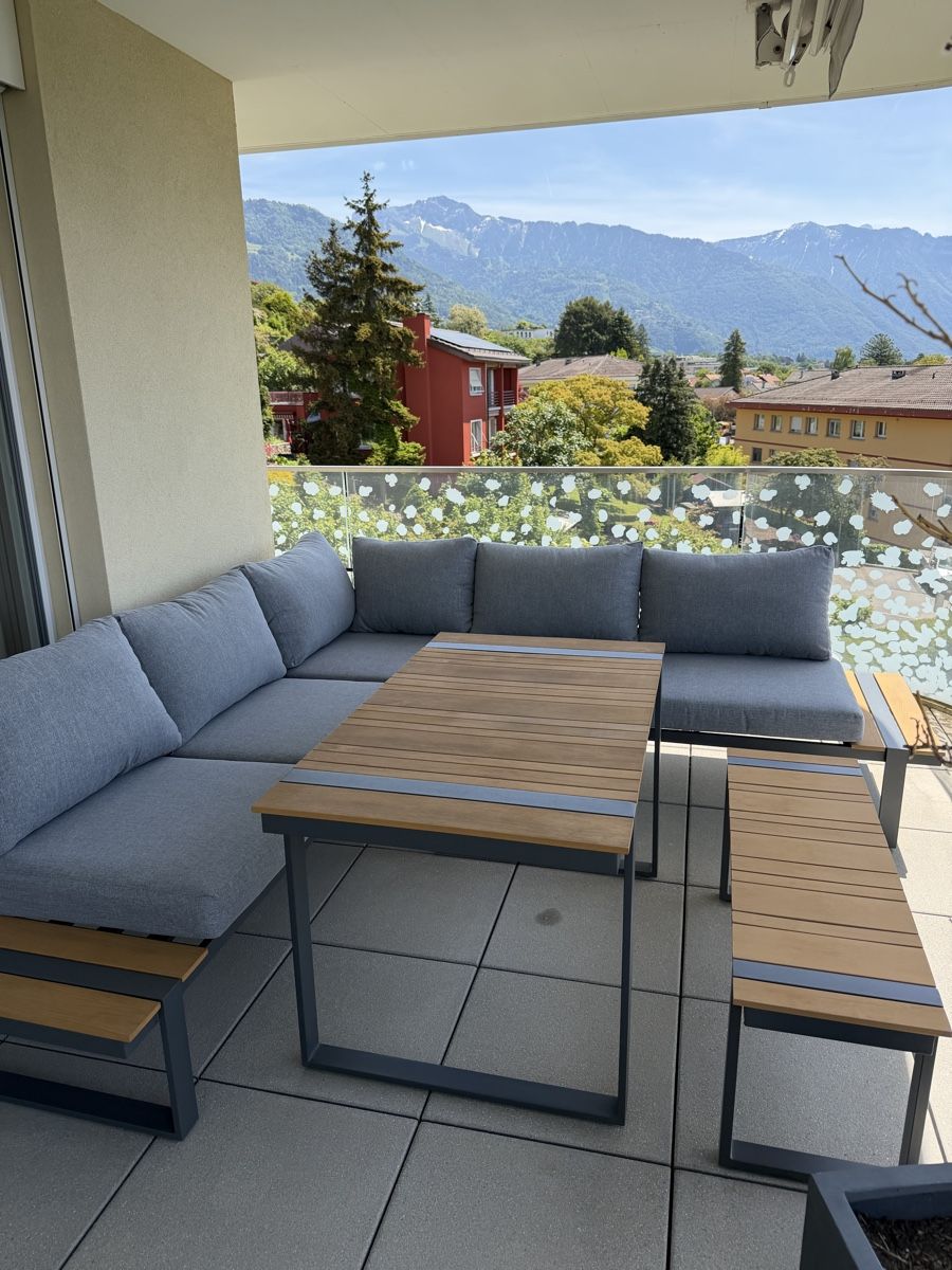 Divani: Balcony Lounge Set: Corner Sofa, Table, & Bench – Usato da La Tour-de-Peilz venduto da HOTMI00