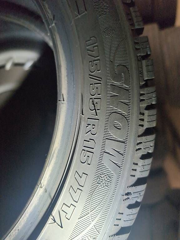 Pneumatici & Ruote complete: Winterpneu 175/55R15 SMART – Usato da Bazenheid venduto da tschortsch008