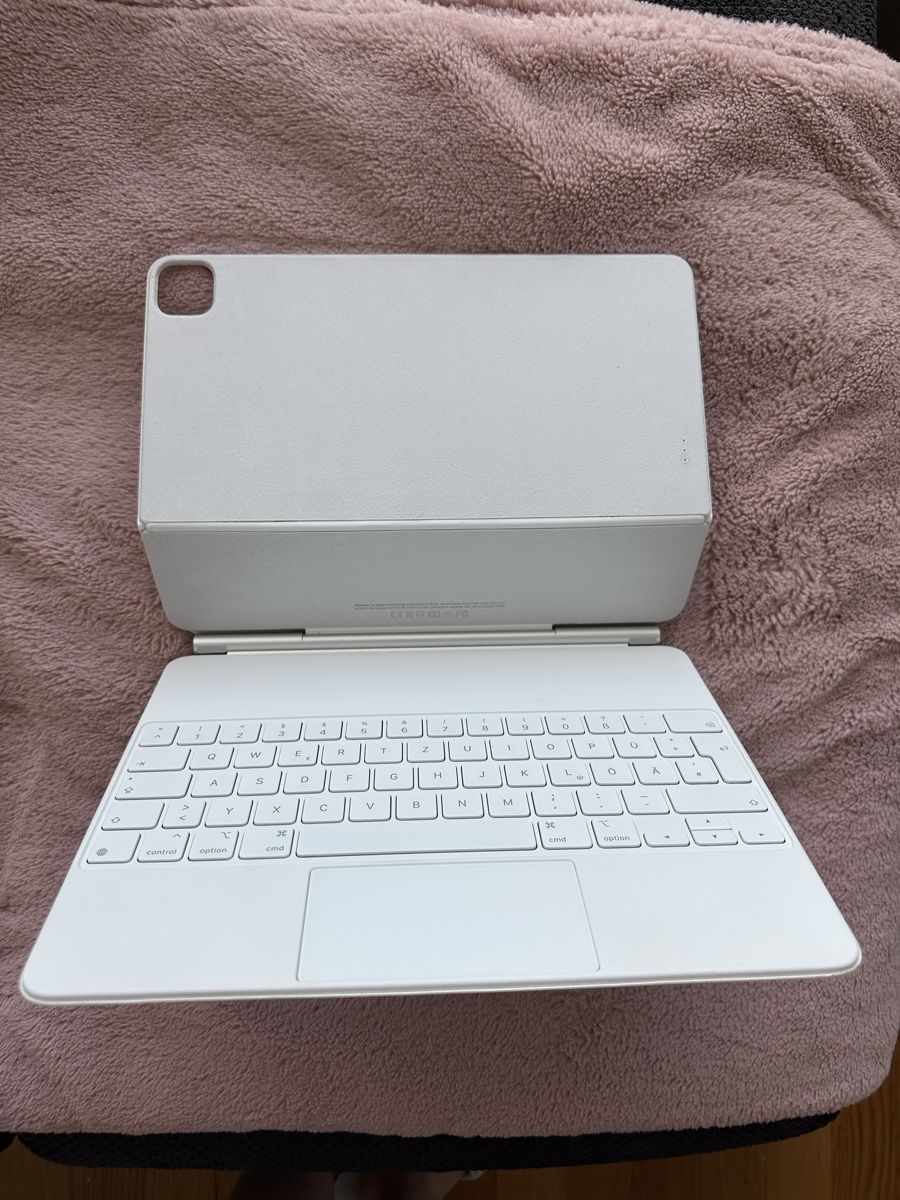 Apple Tablet PC: Apple iPad Pro 12.9 M1 256GB + Magic Keyboard + Pencil – Usato da Zürich venduto da SabethMarini 4
