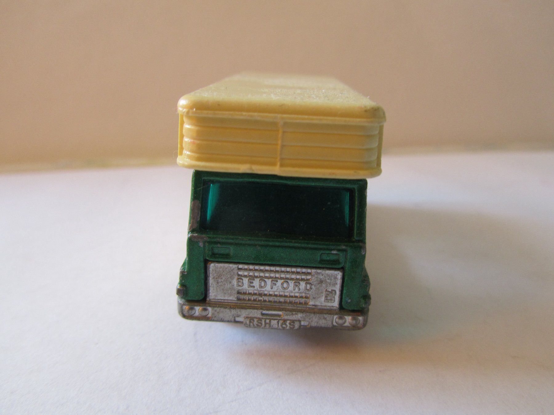 Matchbox Modellini d'auto: Horse-Box, Matchbox Superfast, Nr. 40 B – Usato da Weiningen ZH venduto da dietsch57 2