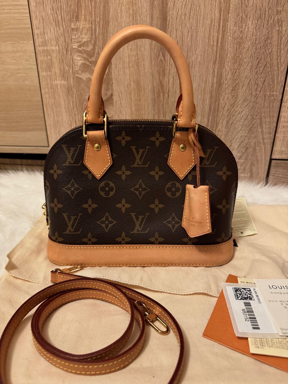 Louis Vuitton Borse da donna: Original  Louis Vuitton Alma BB Monogram – Usato da Grossdietwil venduto da RSW032