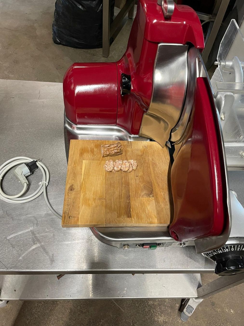 Elettrodomestici da cucina: Berkel 834S Aufschnittmaschine – Usato da Rupperswil venduto da pimi88 4