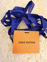 Carte et ruban Vuitton