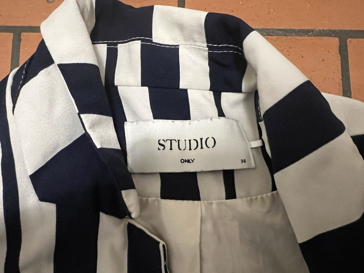 Only Giacche: Only jacket with sash size 36 – Usato da Zürich venduto da 9r33nkn19ht 1