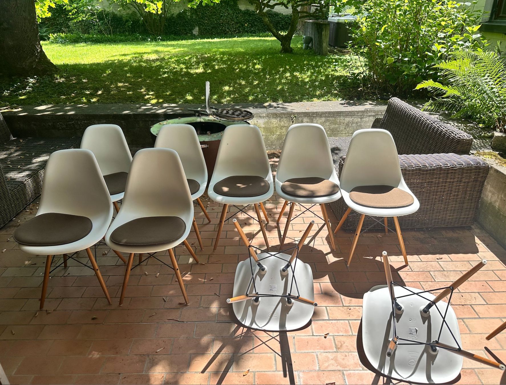 Eames Stühle: Eames Plastic Side Chair DSW Chair – Gebraucht aus ZUMIKON von eds_6p7m 1