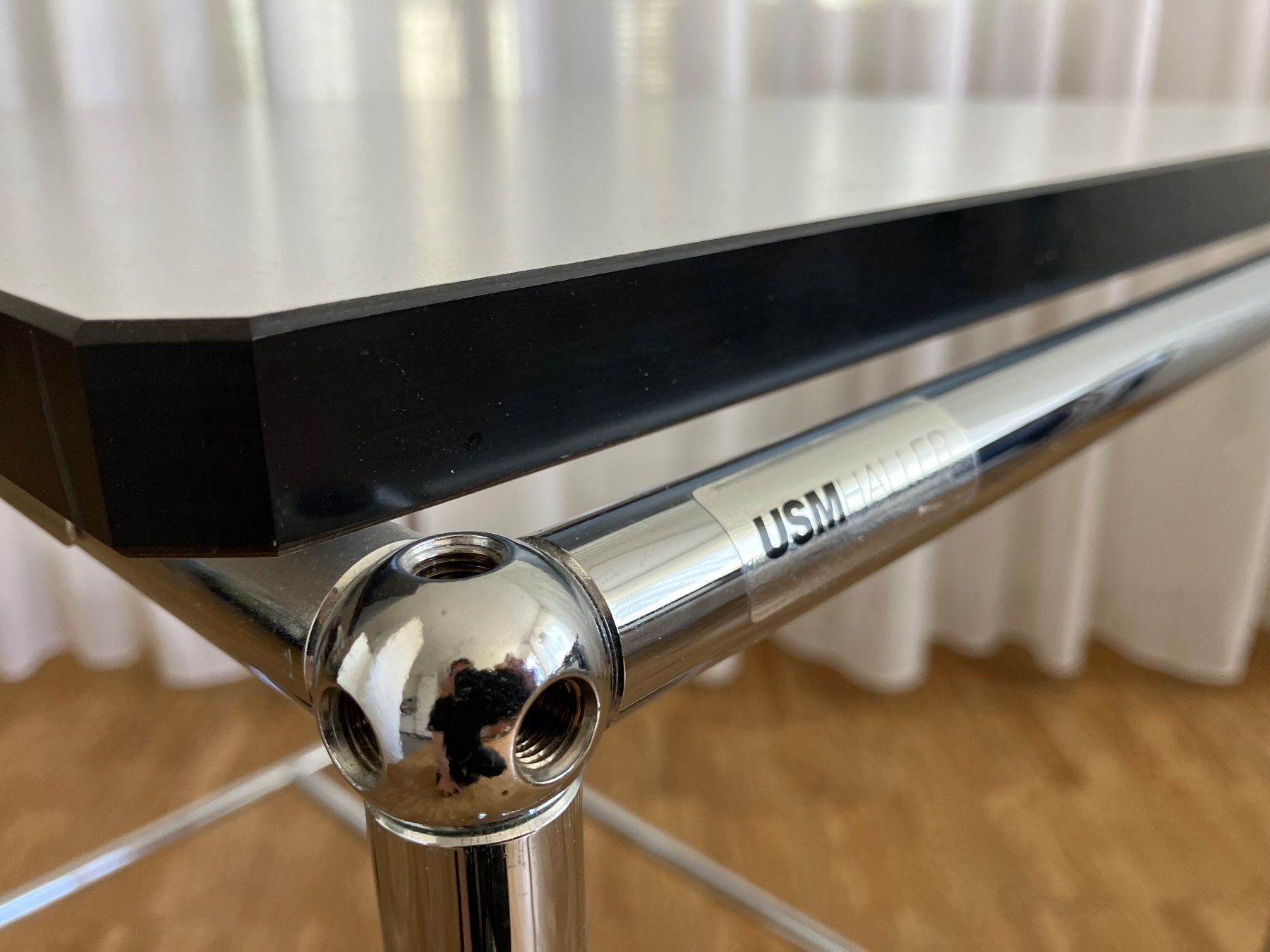 USM Tavoli: USM Haller Beistelltisch mit Rollen, Top! – Usato da Zürich venduto da mar_2byv 1