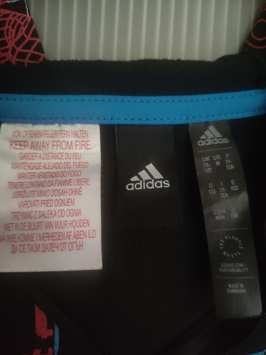 Adidas Giacche: Veste à capuche Adidas Originale – Nuovo (secondo la descrizione) da Biel/Bienne venduto da notfun 2