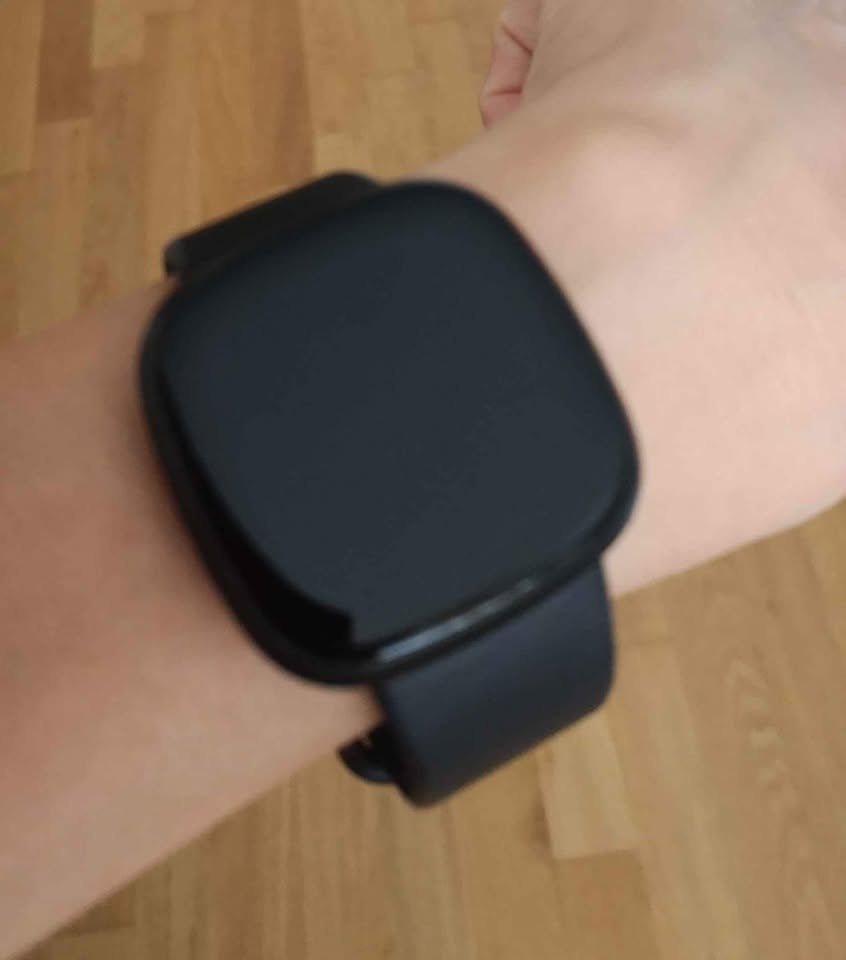 Fitbit Smartwatch: Smartwatch Fitbit versa 3 mit mit USB Ladekal – D'occasion à Lachen SZ par Click21