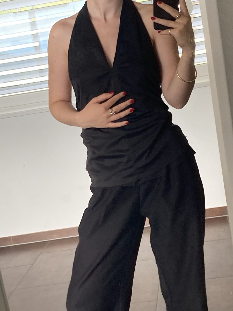 Zara Top: Rückenfreies Schwarzes Top – Usato da Ittigen venduto da len_q8qw