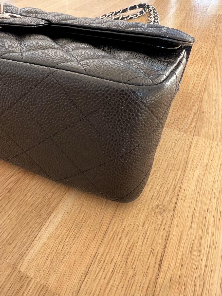 Chanel Taschen für Damen: Chanel Large Caviar Leather - like new – Gebraucht aus Zollikon von jud_cmm9 5