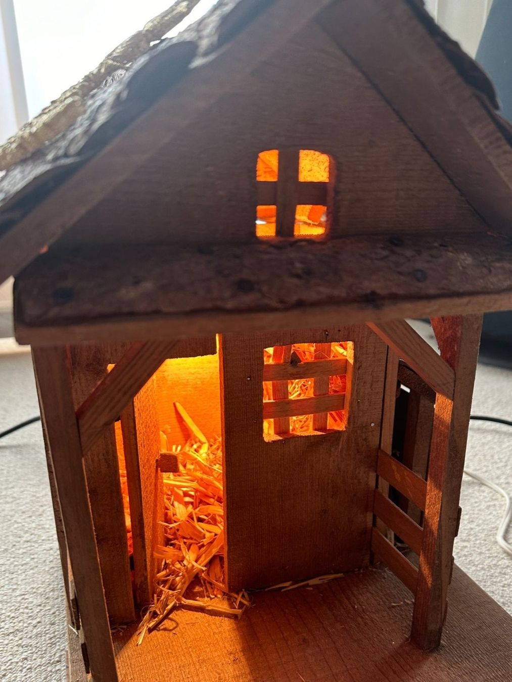 Toutes les décorations: Weihnachtskrippe mit Figuren – D'occasion à Hilterfingen par Tomz