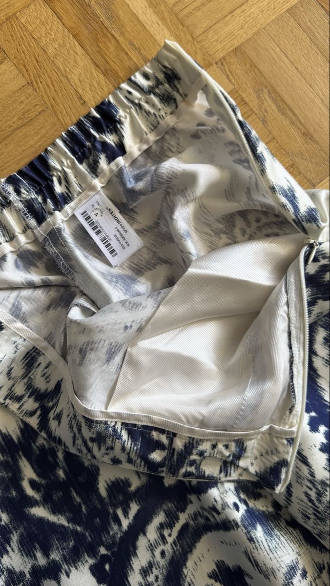 Zara Hosen: Zara Satin Hose. Neu.   – Neu (gemäss Beschreibung) aus Schaffhausen von R_Muzh 4