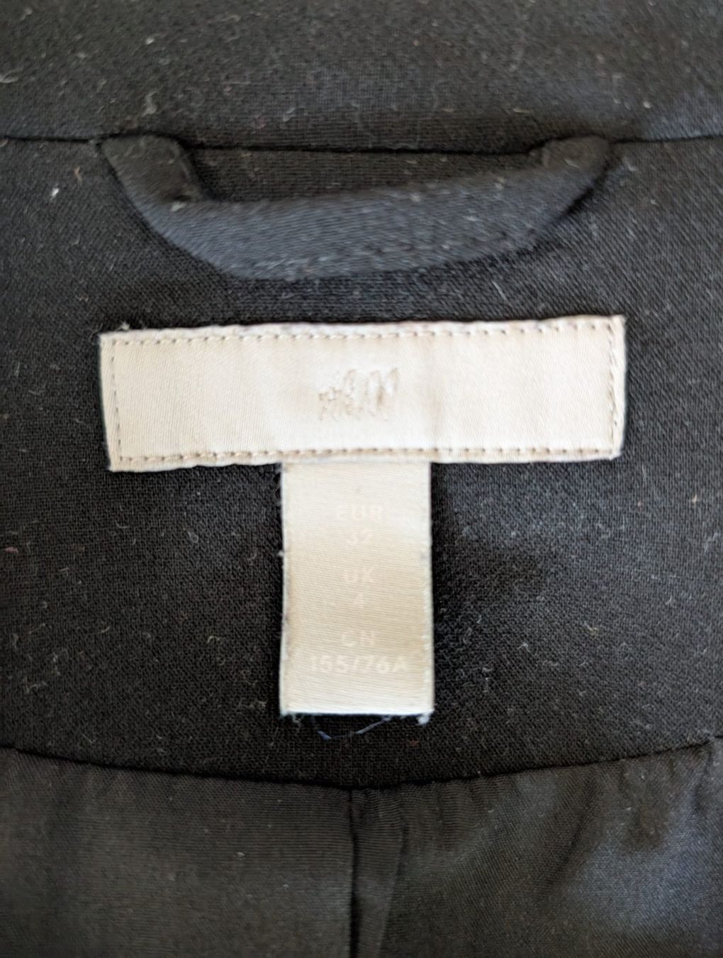 H&M Giacche: Schwarzer Blazer – H&M – Größe 32 – Usato da Winterthur venduto da Arkadii 2