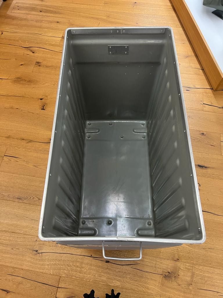 Swissair Sonstiges zu Aviatik: Swissair Trolley – Gebraucht aus St. Gallen von Bt5 1