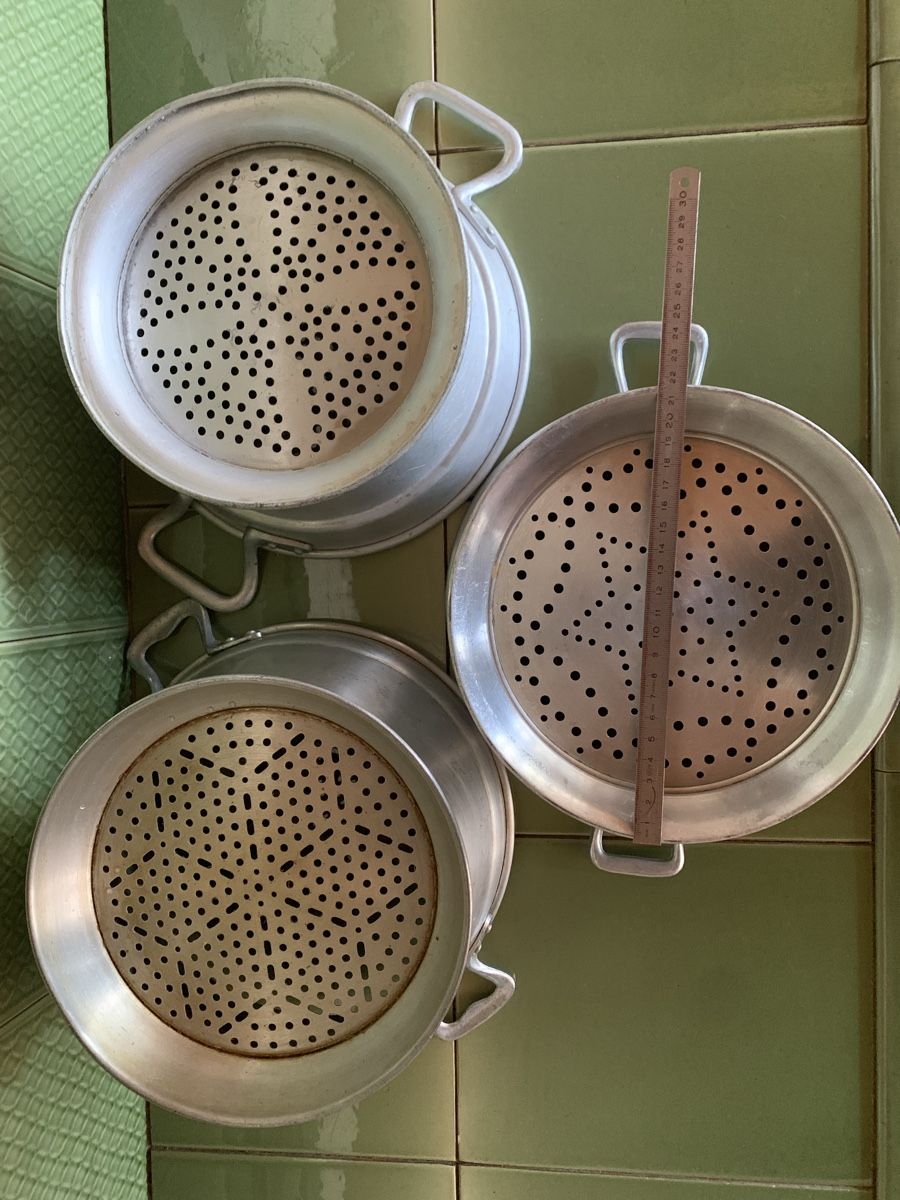 Cucine complete: Vintage Aluminium Sieb, 3 Stk. – Usato da Egg b. Zürich venduto da ohtannenbaum 2