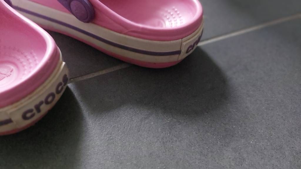 Scarpe per ragazze: Crocs pink 10/12 – Usato da Richterswil venduto da nimgruet 1