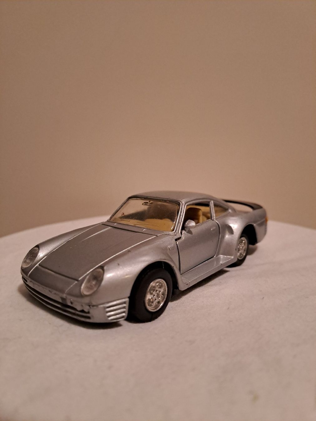 Porsche Modellautos: Vintage Porsche 959 Modellauto 1:35 – Gebraucht aus Wädenswil von FrieBro
