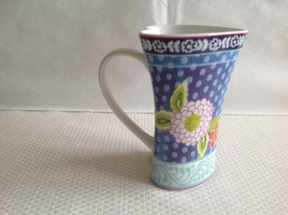 Tasse à Musique – Cœur Fluide – Neuf Avec étiquettes