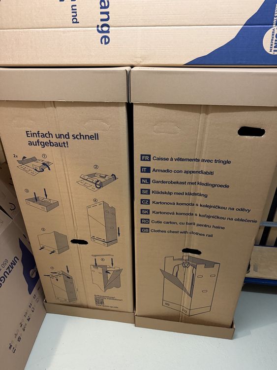 Über 30 Umzugskartons + 3 Kleiderboxen + Verpackungsmaterial (Gebraucht ...