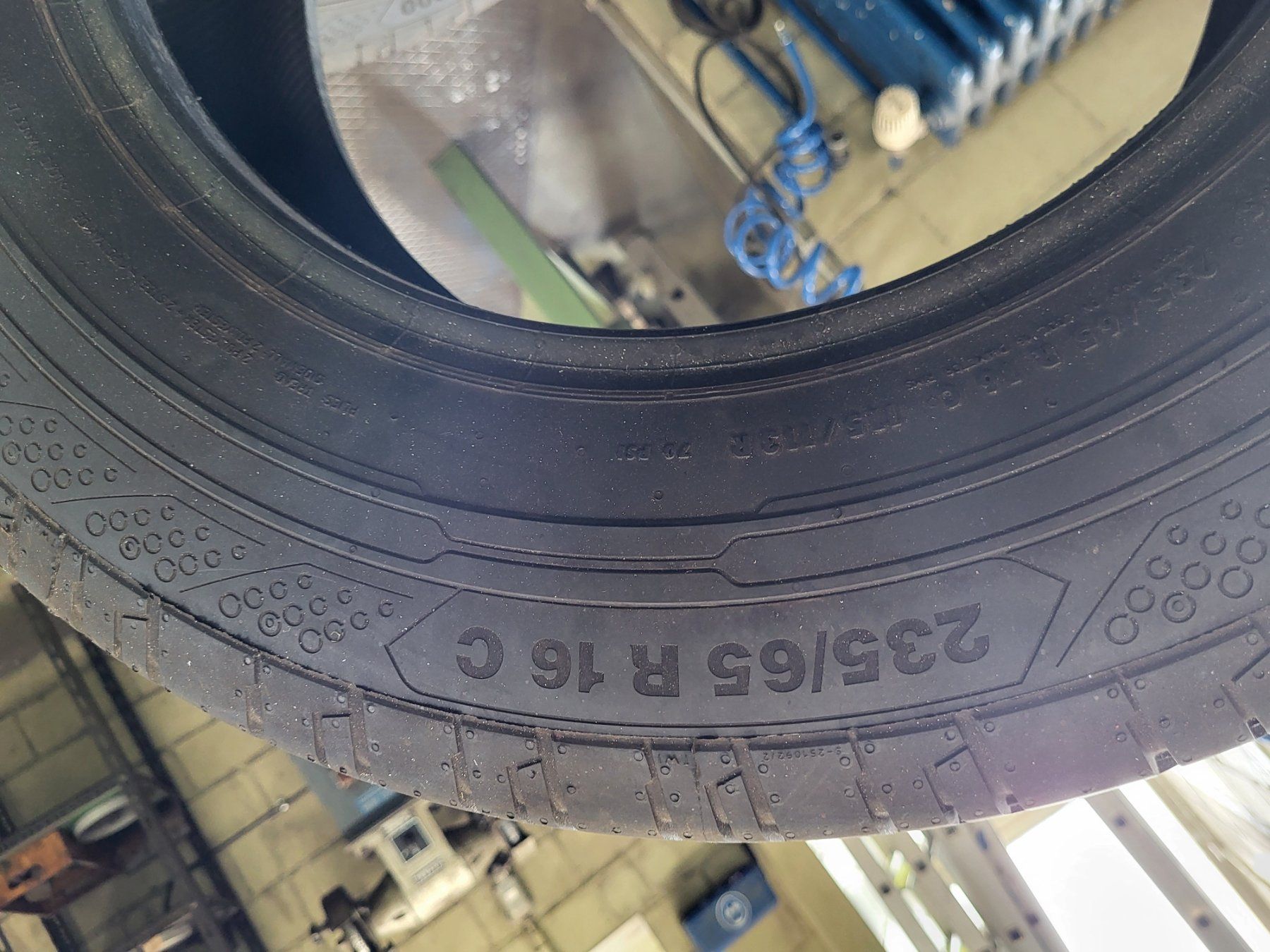 Pneumatici & Ruote complete: Reifen 235/65 R16C – Usato da Lyssach venduto da Lornfz 1