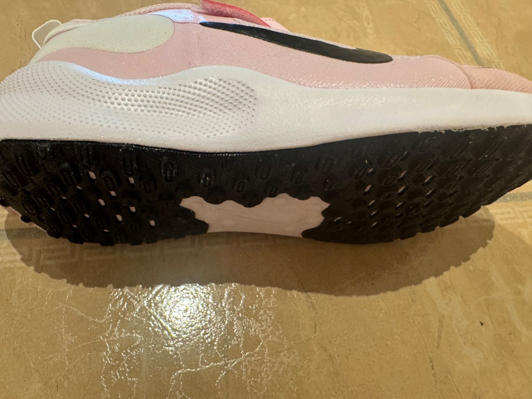 Nike Scarpe per ragazze: Nike Hallen Turnschuhe, 31.5 – Usato da Klingnau venduto da Markus14 2