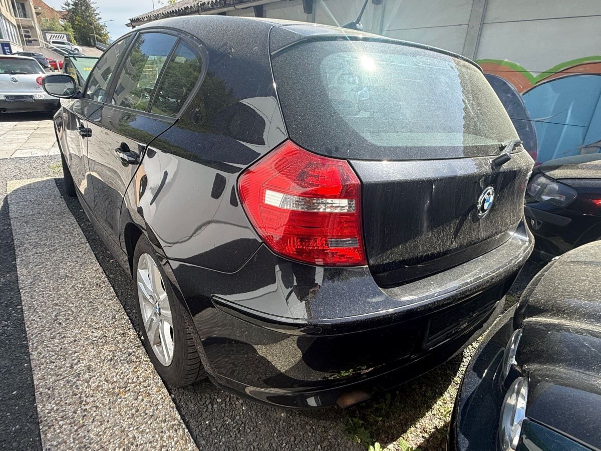BMW Automobili: BMW 118i Benzin 2010 B05 – Usato da Amriswil venduto da Autocent 5