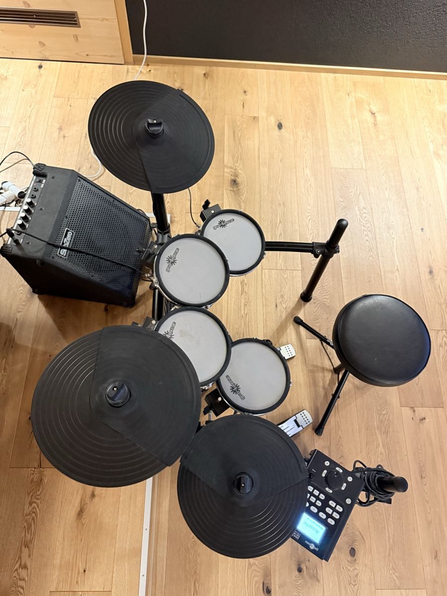 Strumenti musicali: Schlagzeug , E Drum – Usato da Affoltern BE venduto da _Kaeser_ 2