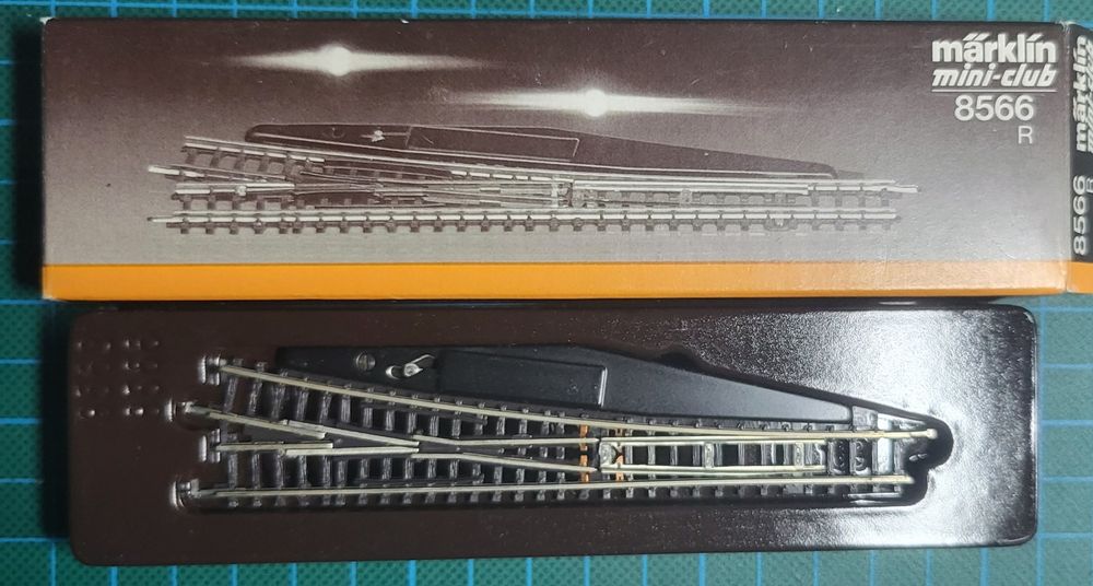 Lot Märklin HO voie M - rails, aiguillages motorisés, transfos, signal